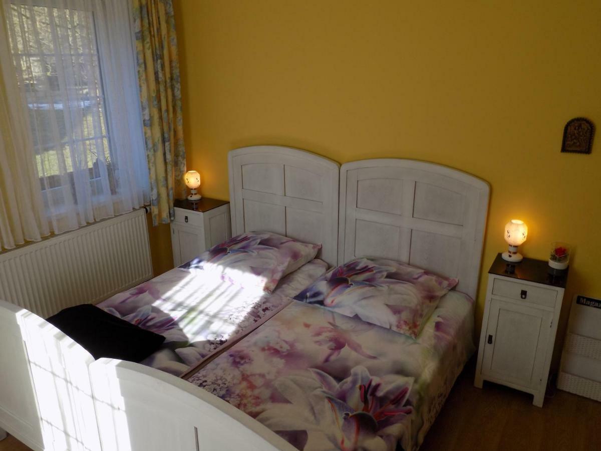 Landhaus Florian Apartment Rovensko pod Troskami Ngoại thất bức ảnh